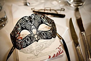 回合制战术 RPG《猩红战术 白旗崛起》现已上线Steam